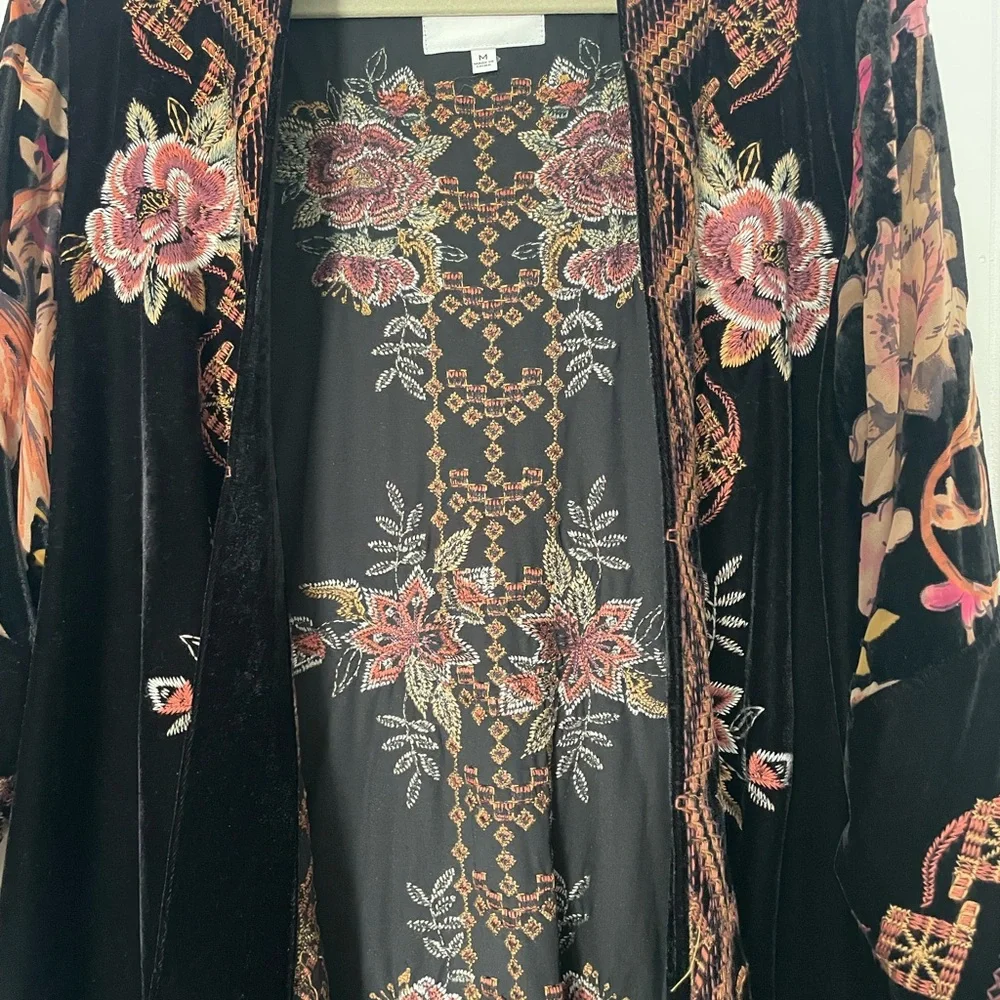 Embroidered Velour Duster. - Picture 2 of 8